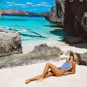 Kenny Flowers Reversible One Piece Size ML! NWT!!